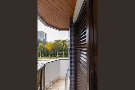 Apartamento à venda com 176m², 3 quartos e sem vaga Apartamento à venda com 176m², 3 quartos e sem vagaVaranda da suíte 1