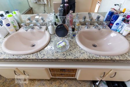 Apartamento à venda com 176m², 3 quartos e sem vaga Apartamento à venda com 176m², 3 quartos e sem vagaBanheiro da suíte 1