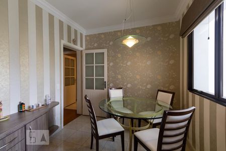 Apartamento à venda com 176m², 3 quartos e sem vaga Apartamento à venda com 176m², 3 quartos e sem vagaCopa