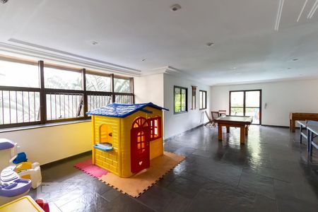 Apartamento à venda com 176m², 3 quartos e sem vaga Apartamento à venda com 176m², 3 quartos e sem vagaBrinquedoteca