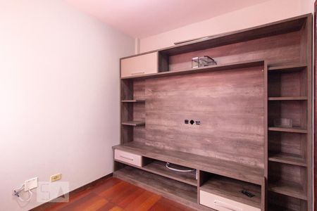 Sala/Quarto de apartamento para alugar com 3 quartos, 46m² em Uberaba, Curitiba