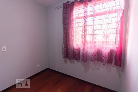 Sala/Quarto de apartamento para alugar com 3 quartos, 46m² em Uberaba, Curitiba