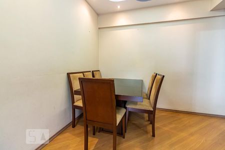 Sala de apartamento à venda com 2 quartos, 65m² em Vila Yara, Osasco