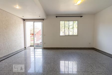 Sala de casa de condomínio para alugar com 3 quartos, 232m² em Vila São Silvestre, São Paulo