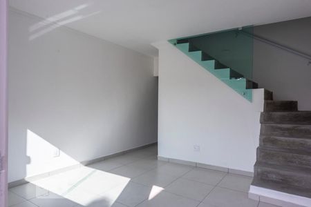 Sala de casa à venda com 2 quartos, 98m² em Chácara Califórnia, São Paulo