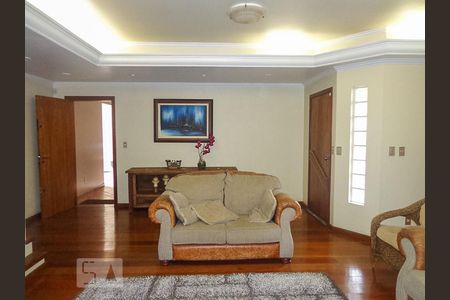 Sala de casa para alugar com 3 quartos, 308m² em Sarandi, Porto Alegre