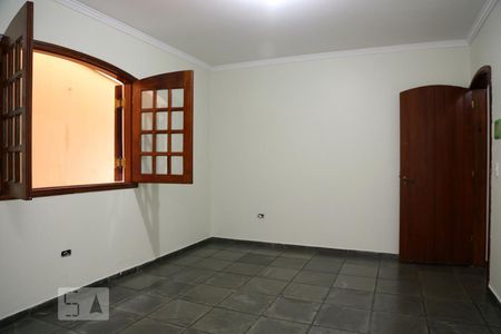 Casa à venda com 75m², 2 quartos e sem vagaSala