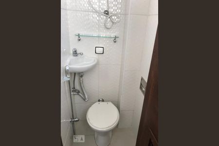 Banheiro de serviço  de apartamento à venda com 2 quartos, 70m² em Grajaú, Rio de Janeiro