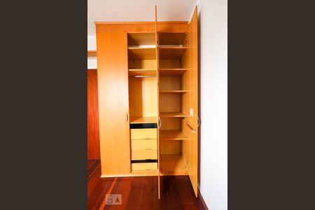 Armário do Dormitório 1 de apartamento para alugar com 3 quartos, 98m² em Vila Assunção, Santo André