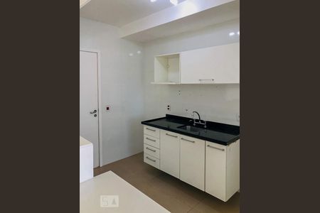 Cozinha de apartamento para alugar com 2 quartos, 79m² em Empresarial 18 do Forte, Barueri