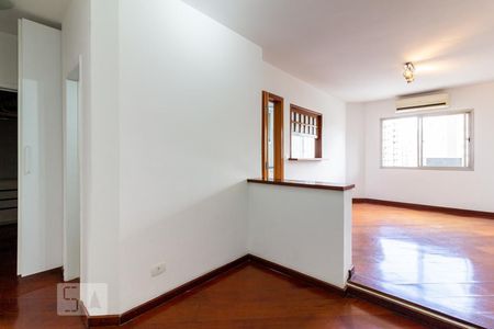 Sala de apartamento à venda com 2 quartos, 70m² em Indianópolis, São Paulo