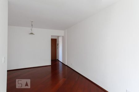 Sala de apartamento para alugar com 2 quartos, 81m² em Chácara Inglesa, São Paulo