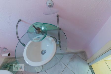 Detalhe banheiro de casa de condomínio para alugar com 2 quartos, 86m² em Vila Talarico, São Paulo