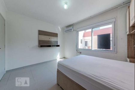 Dormitório 2 de apartamento para alugar com 2 quartos, 56m² em Humaitá, Porto Alegre