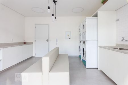 Lavanderia de kitnet/studio para alugar com 1 quarto, 28m² em Vila Romana, São Paulo