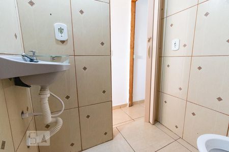 Banheiro de casa de condomínio para alugar com 1 quarto, 52m² em Cidade Antônio Estevão de Carvalho, São Paulo