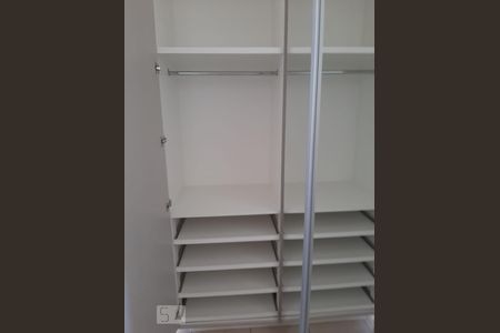 Quarto Suíte de apartamento para alugar com 2 quartos, 55m² em Setor Negrão de Lima, Goiânia