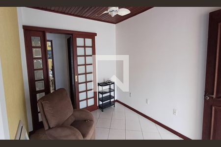 Sala de casa para alugar com 4 quartos, 120m² em Barreiros, São José