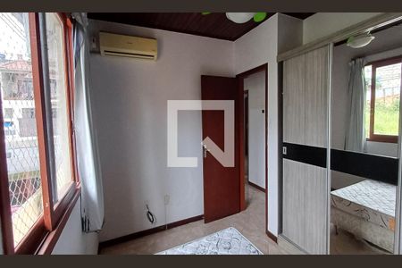 Quarto 1 de casa para alugar com 4 quartos, 120m² em Barreiros, São José