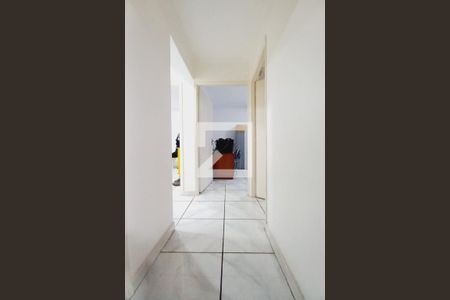 Corredor  de apartamento à venda com 3 quartos, 79m² em Vila Santana, Campinas