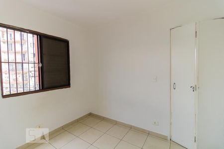 Quarto 1 de apartamento para alugar com 2 quartos, 46m² em Vila Araguaia, São Paulo