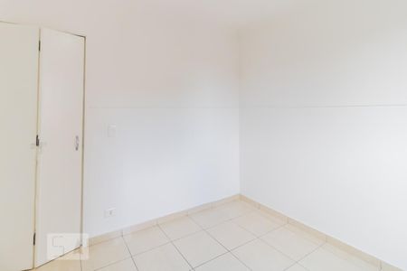 Quarto 2 de apartamento para alugar com 2 quartos, 46m² em Vila Araguaia, São Paulo