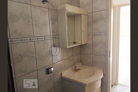 Banheiro de apartamento para alugar com 2 quartos, 50m² em Vila Santana, São Paulo