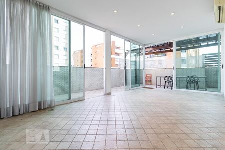 Sala 2 de apartamento à venda com 2 quartos, 146m² em Vila Madalena, São Paulo