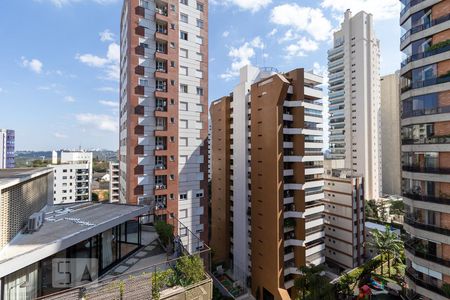 Vista da sala e suite 2 de apartamento à venda com 2 quartos, 146m² em Vila Madalena, São Paulo