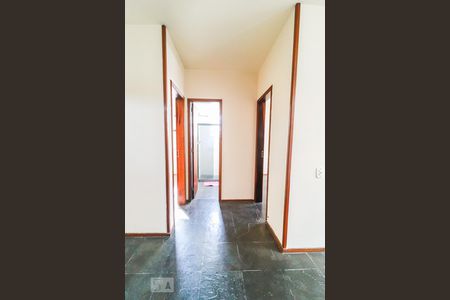 Corredor de apartamento para alugar com 3 quartos, 70m² em Tanque, Rio de Janeiro