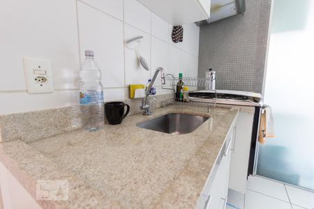 Cozinha de apartamento à venda com 2 quartos, 49m² em Vila Palmeiras, São Paulo