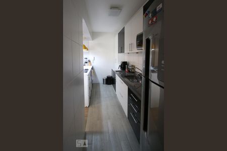 Cozinha de apartamento para alugar com 2 quartos, 65m² em Jardim Ester, São Paulo