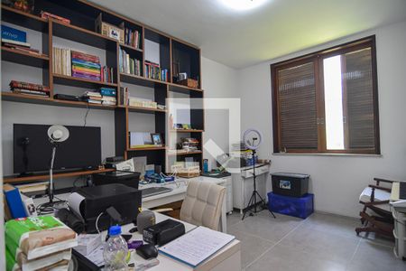 Quarto 1 de casa para alugar com 3 quartos, 360m² em São Francisco, Niterói