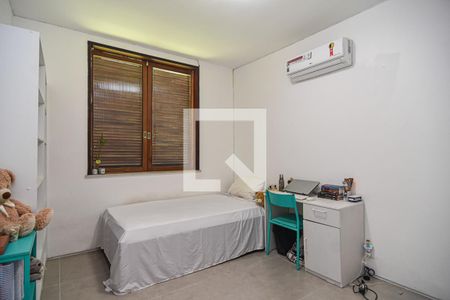 Quarto 2 de casa para alugar com 3 quartos, 360m² em São Francisco, Niterói