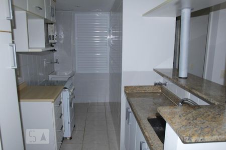 Cozinha de apartamento para alugar com 1 quarto, 40m² em Botafogo, Rio de Janeiro