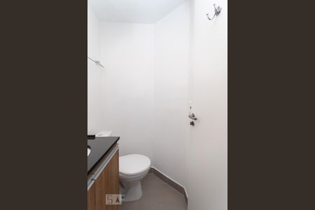Banheiro de kitnet/studio para alugar com 1 quarto, 29m² em Bom Retiro, São Paulo