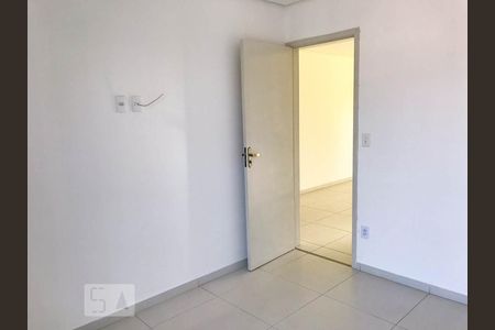 Quarto 1 de casa para alugar com 2 quartos, 60m² em Vila Charlote, São Paulo