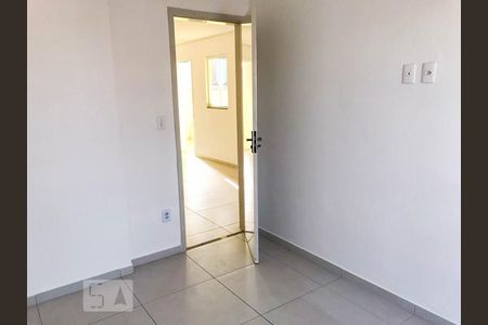 Quarto 2 de casa para alugar com 2 quartos, 60m² em Vila Charlote, São Paulo