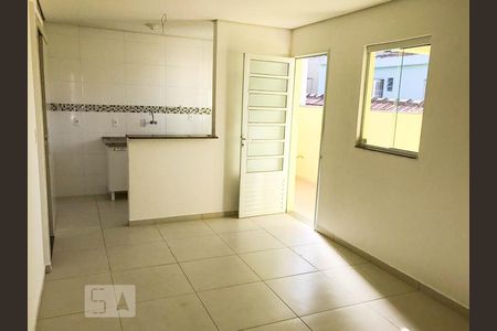 Cozinha de casa para alugar com 2 quartos, 60m² em Vila Charlote, São Paulo