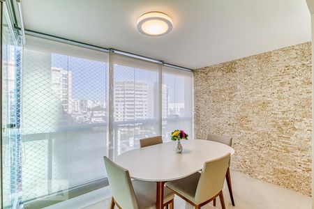 Varanda de kitnet/studio para alugar com 1 quarto, 37m² em Indianópolis, São Paulo