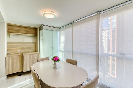 Varanda de kitnet/studio para alugar com 1 quarto, 37m² em Indianópolis, São Paulo