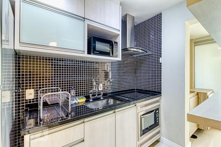 Cozinha de kitnet/studio para alugar com 1 quarto, 37m² em Indianópolis, São Paulo