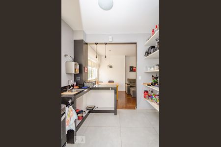 Cozinha de apartamento para alugar com 2 quartos, 80m² em Santa Lúcia, Belo Horizonte