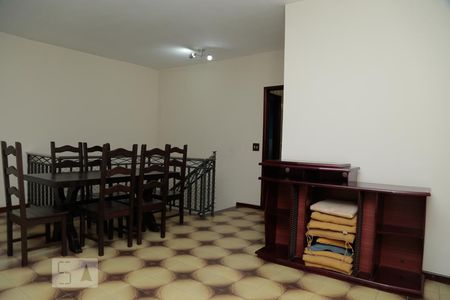 Sala de Estar de casa de condomínio para alugar com 3 quartos, 220m² em Vila Isabel, Rio de Janeiro