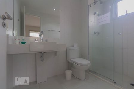 Banheiro de kitnet/studio para alugar com 1 quarto, 42m² em Jardim Novo Santo Amaro, São Paulo