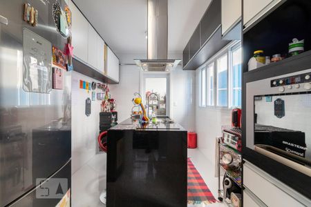Casa de condomínio para alugar com 558m², 4 quartos e 4 vagas Casa de condomínio para alugar com 558m², 4 quartos e 4 vagasCozinha