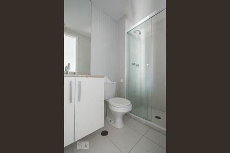 Banheiro de kitnet/studio para alugar com 1 quarto, 32m² em Cidade Monções, São Paulo