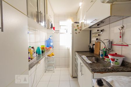 Cozinha de apartamento à venda com 2 quartos, 56m² em Jardim Ester, São Paulo