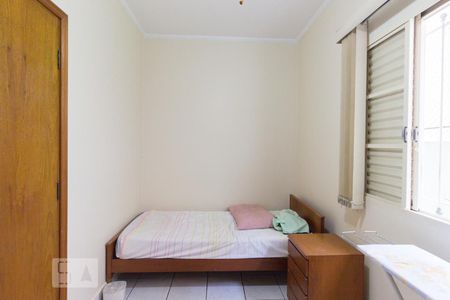 Quarto 1 de casa para alugar com 2 quartos, 200m² em Parque São Domingos, São Paulo