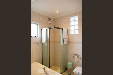 Casa à venda com 340m², 5 quartos e 6 vagas Casa à venda com 340m², 5 quartos e 6 vagasBANHEIRO QUARTO 2